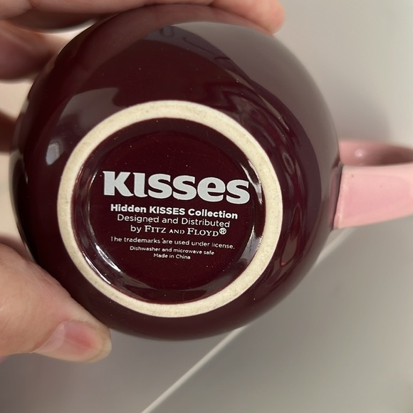 Hershey Kisses Coffee Mugs. Lot of 2, From Hidden Kisses Collection B - Picture 6 of 9